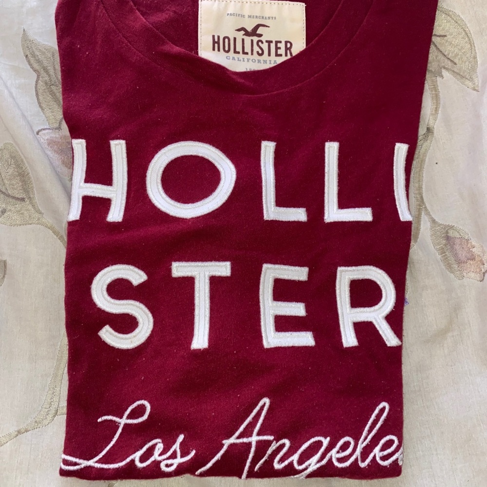 Hollister top